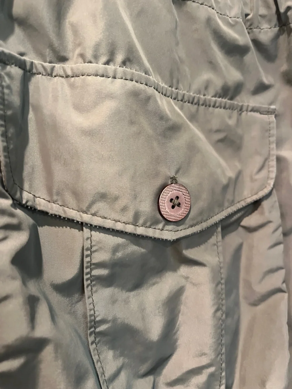 Mountain Hardwear Raincoat - Picture 5 of 7